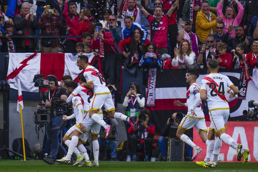 Rayo Vallecano, Tetangga Berjarak 10 Kilometer yang Selalu Repotkan Real Madrid Rayo Vallecano, Tetangga Berjarak 10 Kilometer yang Selalu Repotkan Real Madrid