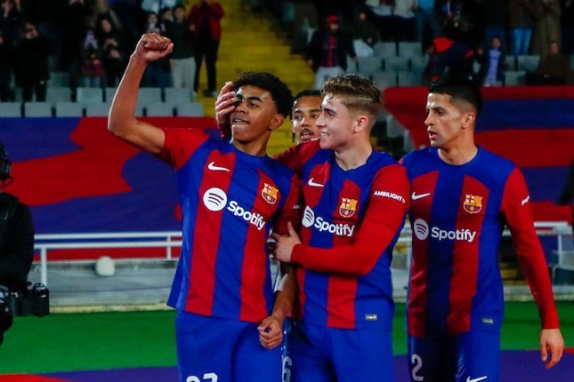 Jangan Bandingkan Yamal dengan Messi Jangan Bandingkan Yamal dengan Messi