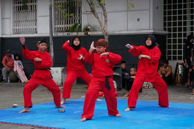 2. Teknik Sikap Pasang 2. Teknik Sikap Pasang