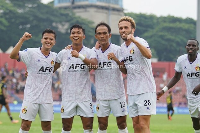 Siapa Berikutnya Bakal Menyusul? Siapa Berikutnya Bakal Menyusul?