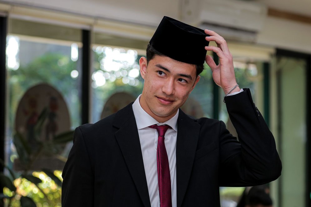 Sudah Resmi Jadi WNI, Cyrus Margono Siap Bersaing Raih Posisi Inti Kiper Timnas Indonesia Sudah Resmi Jadi WNI, Cyrus Margono Siap Bersaing Raih Posisi Inti Kiper Timnas Indonesia