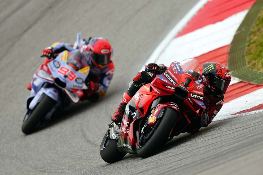 Perbedaan Tim Pabrikan dan Tim Satelit MotoGP, Skuad Mana Saja yang Termasuk? Perbedaan Tim Pabrikan dan Tim Satelit MotoGP, Skuad Mana Saja yang Termasuk?