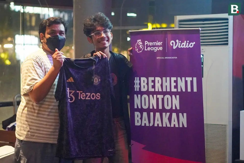 Nasib Baik Batra! Ikutan Roaring Night MU vs Everton Dapat Hadiah Jersey Original Nasib Baik Batra! Ikutan Roaring Night MU vs Everton Dapat Hadiah Jersey Original