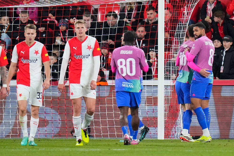 Hasil Slavia Praha vs AC Milan: Skor 1-3 (Agg. 3-7) Hasil Slavia Praha vs AC Milan: Skor 1-3 (Agg. 3-7)