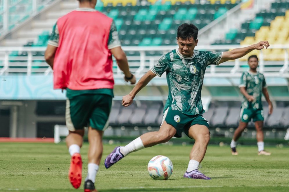Wahyudi Hamisi Ungkap Situasi Di Balik Aksi Berbahaya pada Bruno Moreira: Saya Ambil Bola Tapi Ada Kepala Wahyudi Hamisi Ungkap Situasi Di Balik Aksi Berbahaya pada Bruno Moreira: Saya Ambil Bola Tapi Ada Kepala