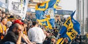 Pesta! Selebrasi Para Pemain dan Tifosi Rayakan Promosi Parma ke Serie A Pesta! Selebrasi Para Pemain dan Tifosi Rayakan Promosi Parma ke Serie A