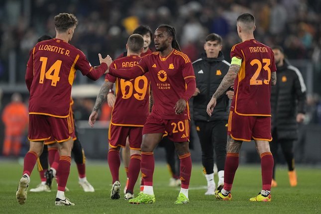 AS Roma Peringkat 5, Man United Peringkat 14