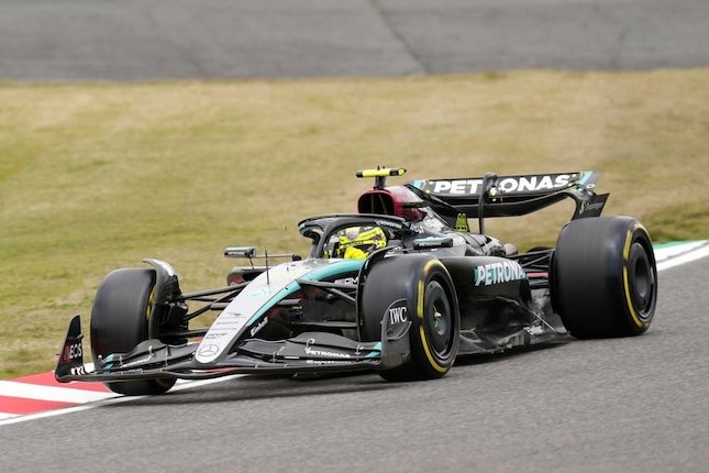 Peduli pada Mercedes Meski Bakal Jadi Musuh Peduli pada Mercedes Meski Bakal Jadi Musuh