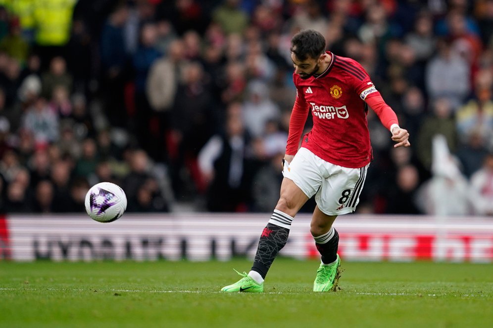 Gol dari Tengah Lapangan Bruno Fernandes: Bukan Sekadar Keberuntungan, Butuh Skill Dewa Gol dari Tengah Lapangan Bruno Fernandes: Bukan Sekadar Keberuntungan, Butuh Skill Dewa