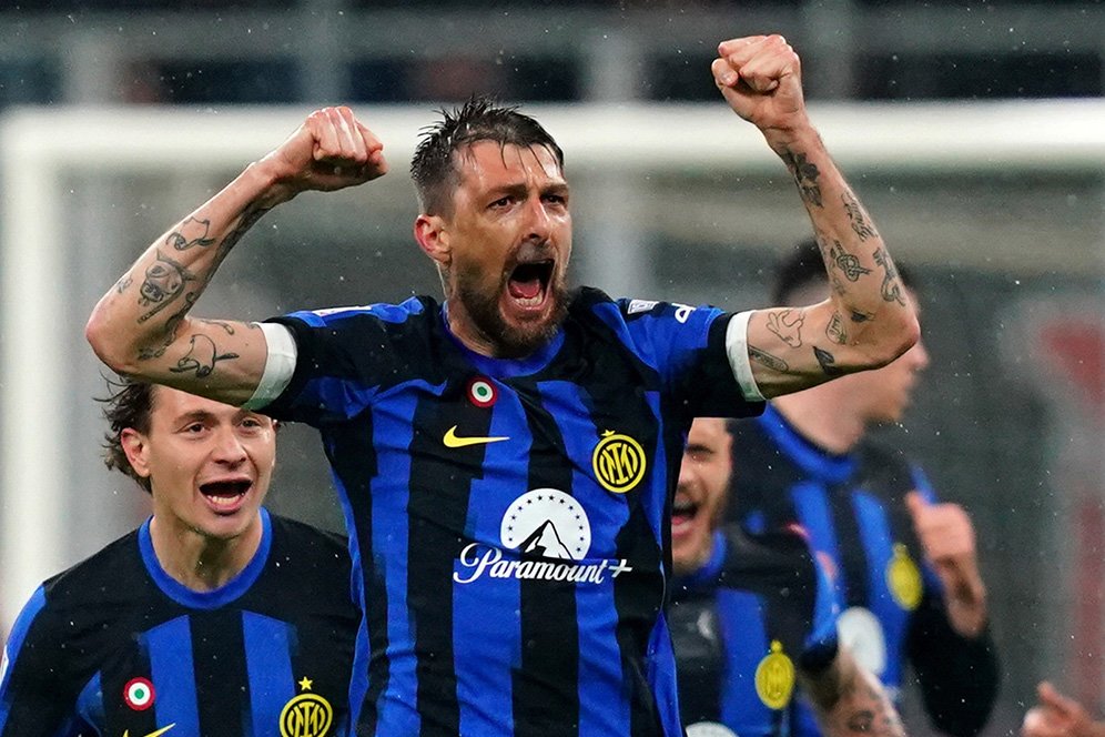 Hasil AC Milan vs Inter Milan: Skor 1-2 Hasil AC Milan vs Inter Milan: Skor 1-2
