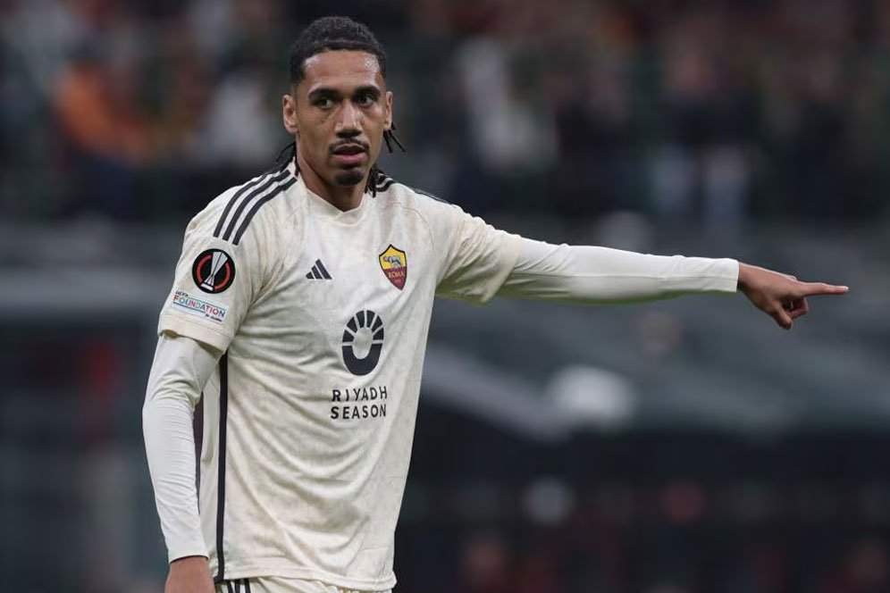 AS Roma Bekuk AC Milan, Chris Smalling Full Senyum AS Roma Bekuk AC Milan, Chris Smalling Full Senyum