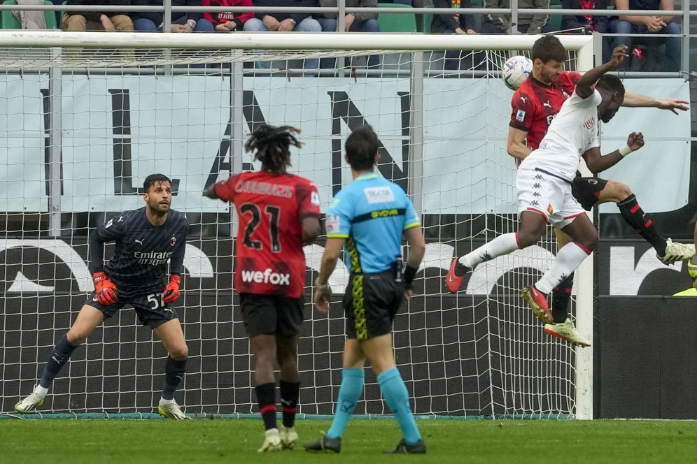 Hasil AC Milan vs Genoa: Skor 3-3 Hasil AC Milan vs Genoa: Skor 3-3