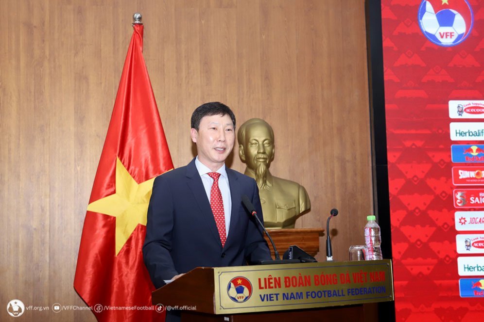 Sesumbar Pelatih Baru Timnas Vietnam Kim Sang-sik: Menang Lawan Indonesia, Juara Piala ASEAN 2024 Sesumbar Pelatih Baru Timnas Vietnam Kim Sang-sik: Menang Lawan Indonesia, Juara Piala ASEAN 2024