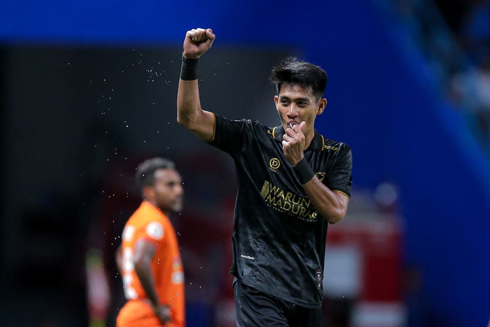 Malik Risaldi Keren! Belum Sampai 24 Jam Usai Main di Final BRI Liga 1, Hari Ini Latihan di Timnas Indonesia Malik Risaldi Keren! Belum Sampai 24 Jam Usai Main di Final BRI Liga 1, Hari Ini Latihan di Timnas Indonesia
