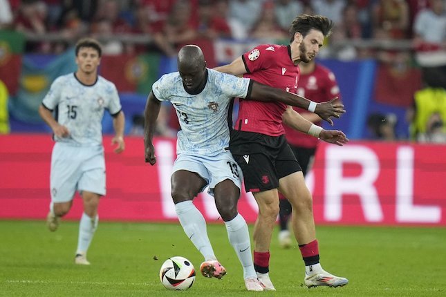 Gol Perdana Kvaratskhelia di Euro dan Man of the Match vs Portugal