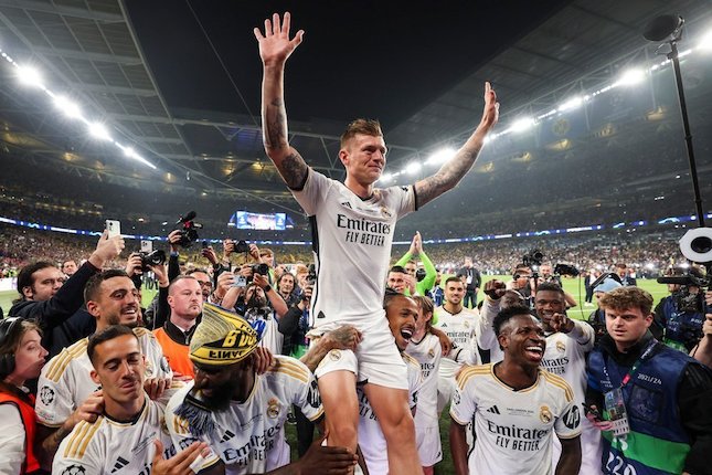 Kado Pensiun Indah Toni Kroos Kado Pensiun Indah Toni Kroos