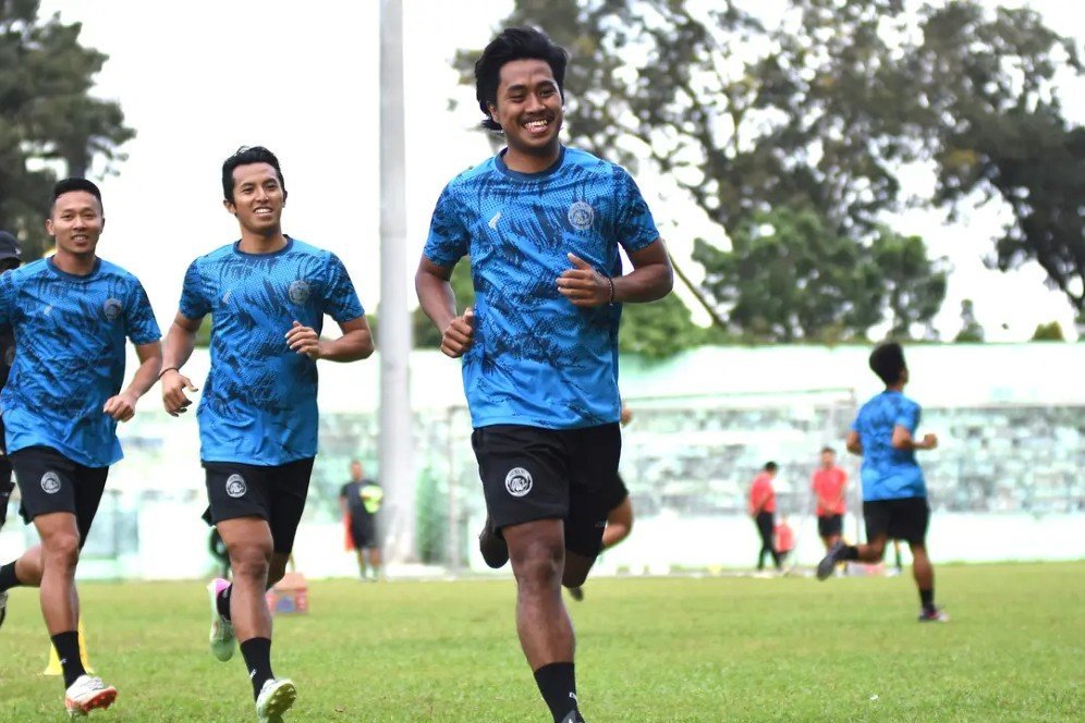 Manfaatkan Jeda Kompetisi, Arema FC Gelar Pemusatan Latihan di Pantai