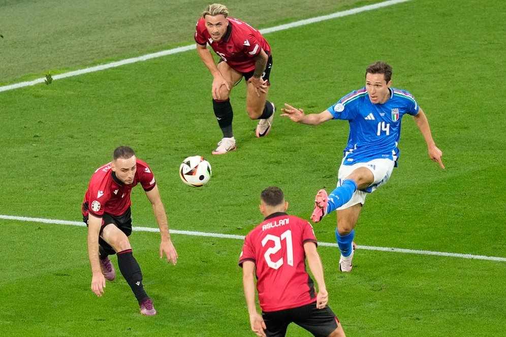 Federico Chiesa, Pemain Italia ke-7 di Liverpool