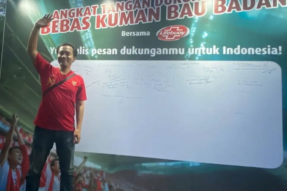 Malamnya Bola 2024: Bersama Lifebuoy, Para Pendukung Timnas Indonesia Angkat Tangan dan Beri Dukungan untuk Skuat Garuda Malamnya Bola 2024: Bersama Lifebuoy, Para Pendukung Timnas Indonesia Angkat Tangan dan Beri Dukungan untuk Skuat Garuda
