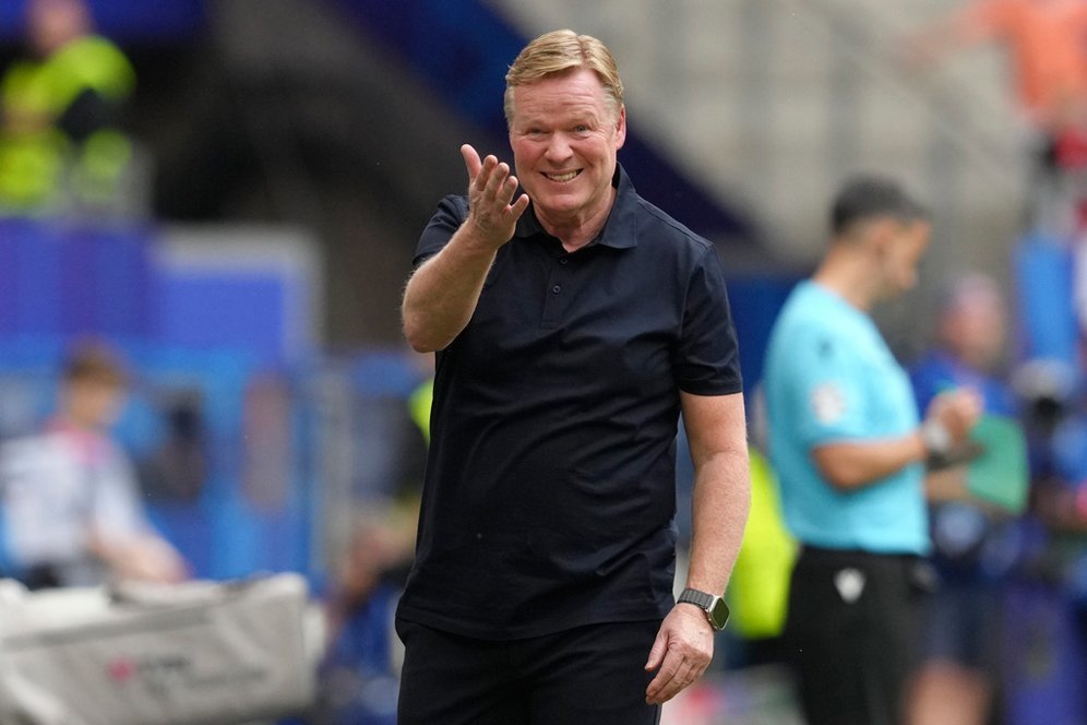 Jorok Banget! Ronald Koeman Kegep Ngupil dan Jilat Jari di Euro 2024, Mau Niru Joachim Low Ya? Jorok Banget! Ronald Koeman Kegep Ngupil dan Jilat Jari di Euro 2024, Mau Niru Joachim Low Ya?