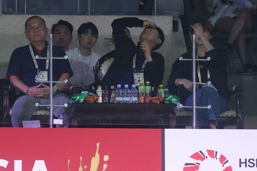 Enaknya jadi Teman Shin Tae-yong di Indonesia: Cukup Tunjukkan Foto, Tiket VIP jadi VVIP Enaknya jadi Teman Shin Tae-yong di Indonesia: Cukup Tunjukkan Foto, Tiket VIP jadi VVIP
