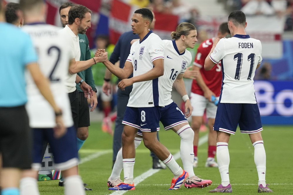 Euro 2024: Legenda Liverpool Ini Sarankan Inggris Cadangkan Trent & Foden, Kenapa sih?