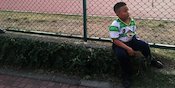 Cerita Para Bocil Pemburu Tanda Tangan Pemain Timnas Indonesia U-19: Ada yang Sudah Spesialis Sampai Kaosnya Penuh Coretan! Cerita Para Bocil Pemburu Tanda Tangan Pemain Timnas Indonesia U-19: Ada yang Sudah Spesialis Sampai Kaosnya Penuh Coretan!
