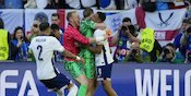Contekan Penalti di Botol Minum Jordan Pickford: Akanji, Terjun ke Sisi Kiri!