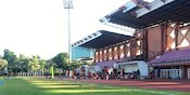 Cerita Lucu dari Latihan Timnas Indonesia U-19: Bima Sakti Bagi-bagi Kue, Para Jurnalis Pun Kegirangan