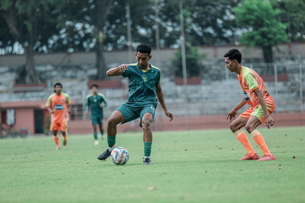 Persebaya Kehilangan Dua Bintang Muda, Paul Munster Yakin Tetap Kompetitif Persebaya Kehilangan Dua Bintang Muda, Paul Munster Yakin Tetap Kompetitif