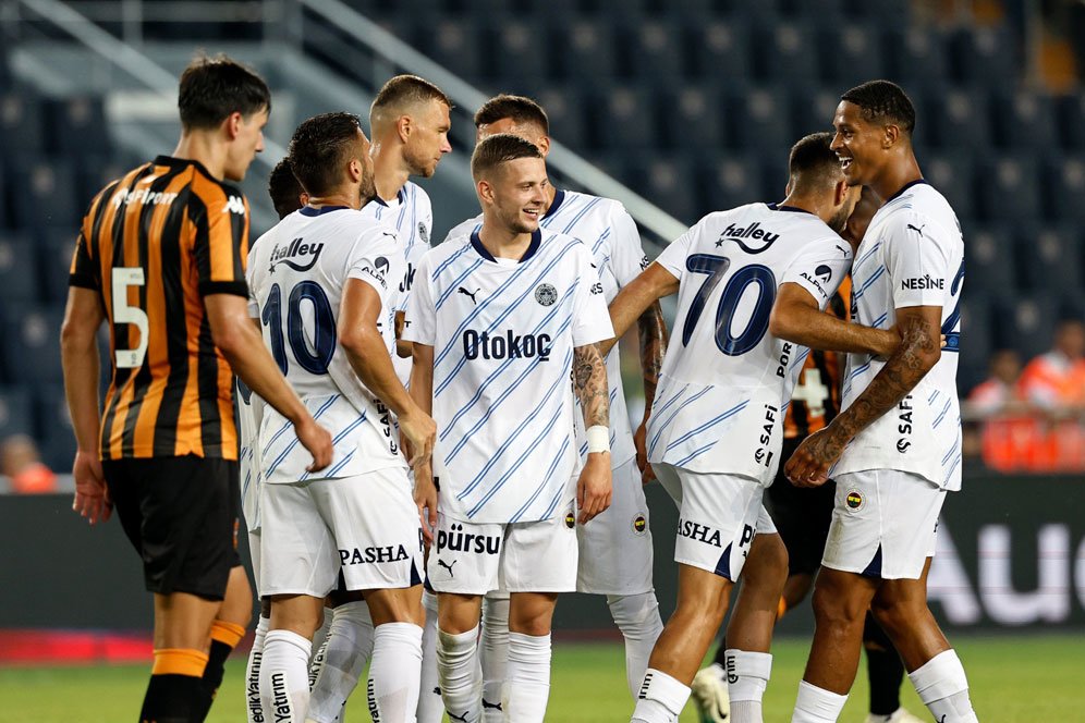 Pemanasan Jelang Main di Liga Champions, Mourinho Bawa Fenerbahce Sikat Hull City 5-1 Pemanasan Jelang Main di Liga Champions, Mourinho Bawa Fenerbahce Sikat Hull City 5-1