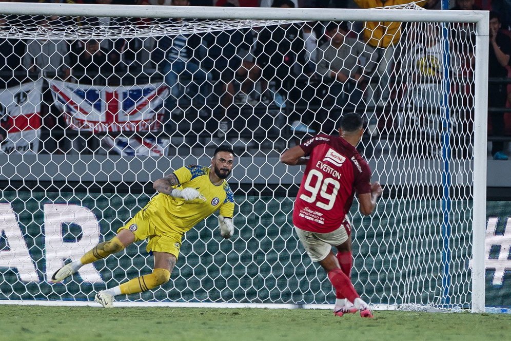 3 Kiper Asing yang jadi Penghuni Bangku Cadangan di BRI Super League 2025/2026: Kalah Bersaing Talenta Lokal 3 Kiper Asing yang jadi Penghuni Bangku Cadangan di BRI Super League 2025/2026: Kalah Bersaing Talenta Lokal