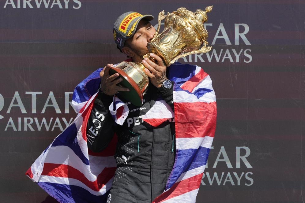 Cari 'Penyelamat' di MotoGP, KTM Akhirnya Ngaku Negosiasi Serius dengan Lewis Hamilton Cari 'Penyelamat' di MotoGP, KTM Akhirnya Ngaku Negosiasi Serius dengan Lewis Hamilton