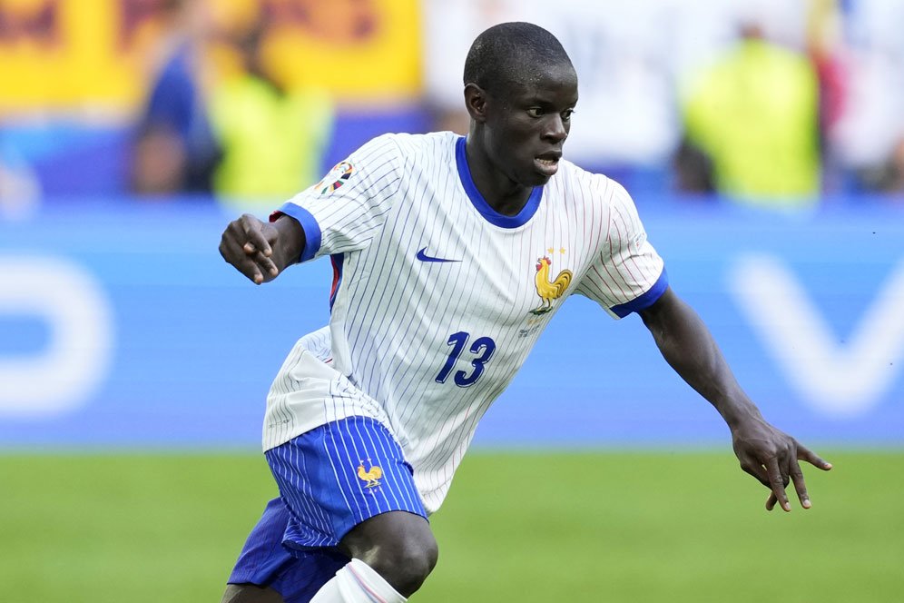 Kirim Portugal Pulang, N'Golo Kante Catatkan Rekor Baru Kirim Portugal Pulang, N'Golo Kante Catatkan Rekor Baru