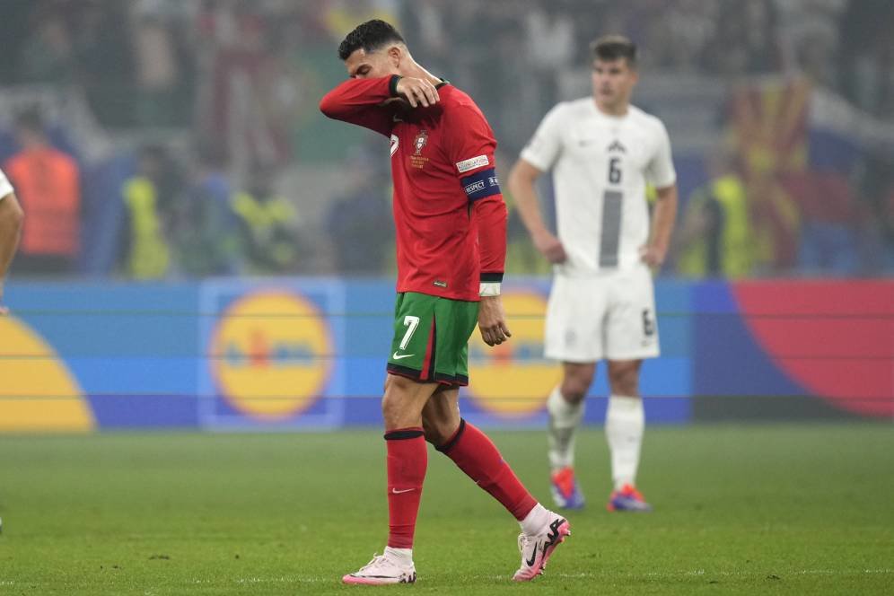 Penalti Ditepis Oblak, Ronaldo Gak Yakin Sepakannya Baik atau Buruk Penalti Ditepis Oblak, Ronaldo Gak Yakin Sepakannya Baik atau Buruk