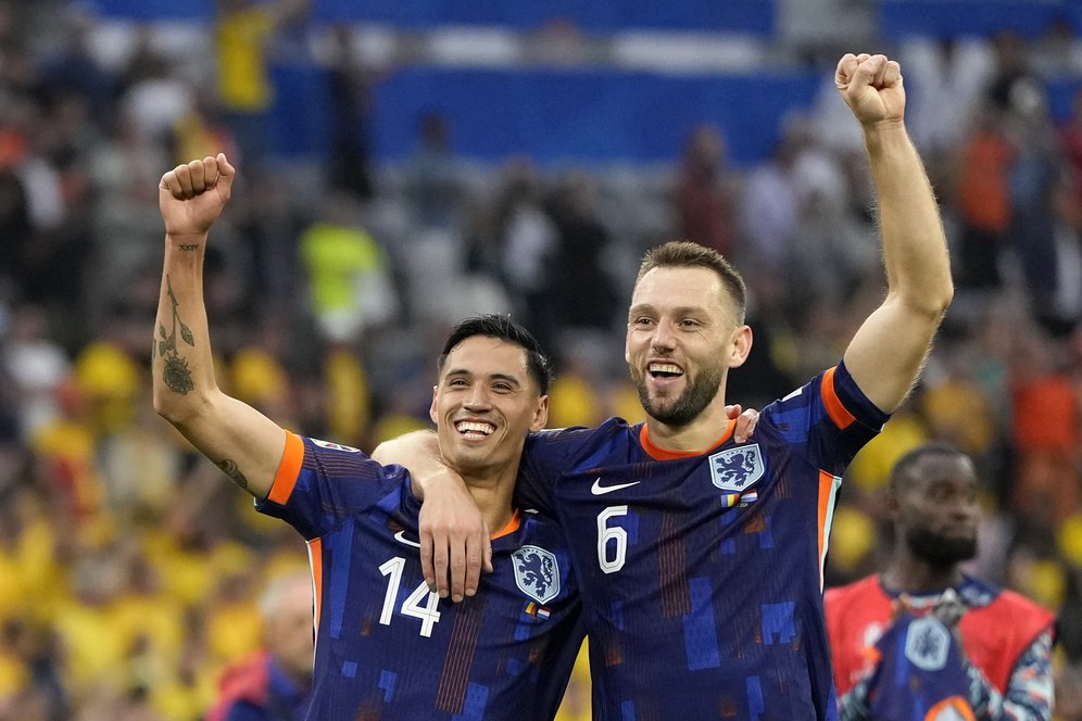 Bagaimana Reaksi Fans Belanda Saat Negaranya Dijuluki Timnas Pusat oleh Suporter Indonesia? Bagaimana Reaksi Fans Belanda Saat Negaranya Dijuluki Timnas Pusat oleh Suporter Indonesia?