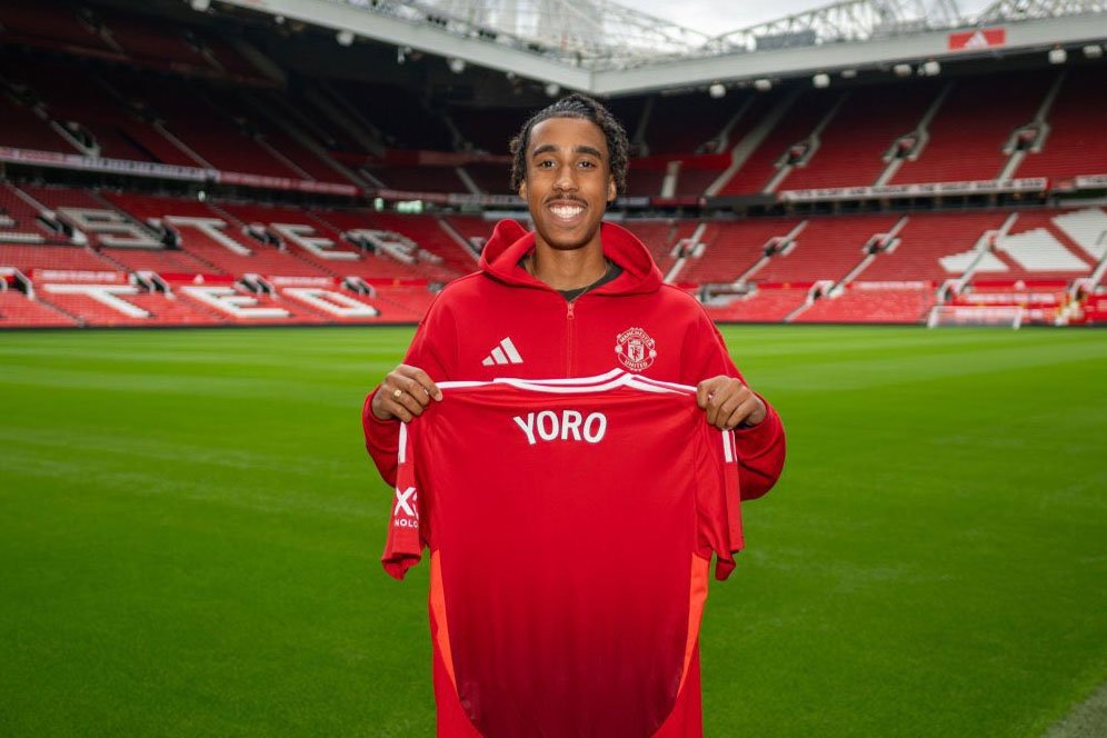Cerita Leny Yoro: Telepon 10 Menit dari Rio Ferdinand yang Gagalkan Transfer ke Real Madrid, dan Keyakinan dari Sang Legenda