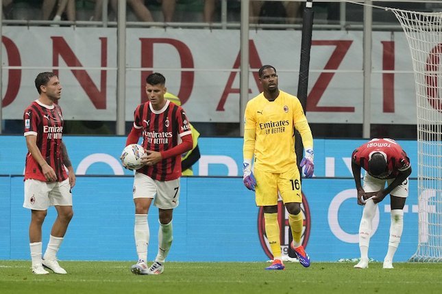 Lini Belakang Milan Lini Belakang Milan