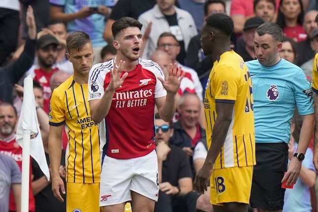 Tekanan Bermain di Arsenal Tekanan Bermain di Arsenal