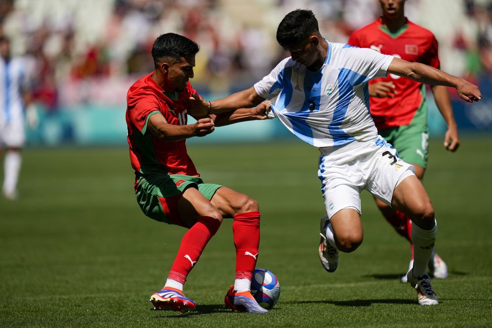 Cari Penerus Robertson, Liverpool Incar Bek Timnas Argentina di Olimpiade 2024 Ini Cari Penerus Robertson, Liverpool Incar Bek Timnas Argentina di Olimpiade 2024 Ini