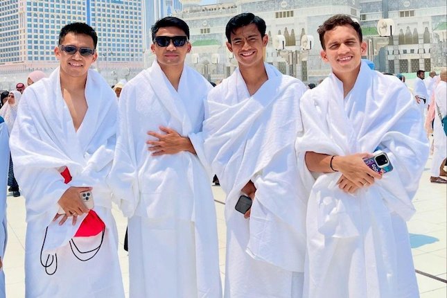Timnas Indonesia Umrah Atas Perintah Shin Tae-yong