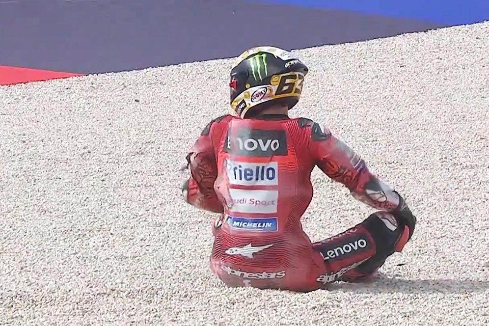 Pecco Bagnaia Bingung Kecelakaan di MotoGP Emilia Romagna: Ban Saya Aneh Sejak Awal, Nggak Normal! Pecco Bagnaia Bingung Kecelakaan di MotoGP Emilia Romagna: Ban Saya Aneh Sejak Awal, Nggak Normal!