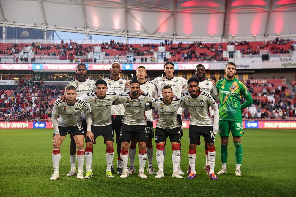 Hasil Real Salt Lake vs FC Dallas: Kalah 2-3, Maarten Paes Kebobolan dari Tengah Lapangan Hasil Real Salt Lake vs FC Dallas: Kalah 2-3, Maarten Paes Kebobolan dari Tengah Lapangan