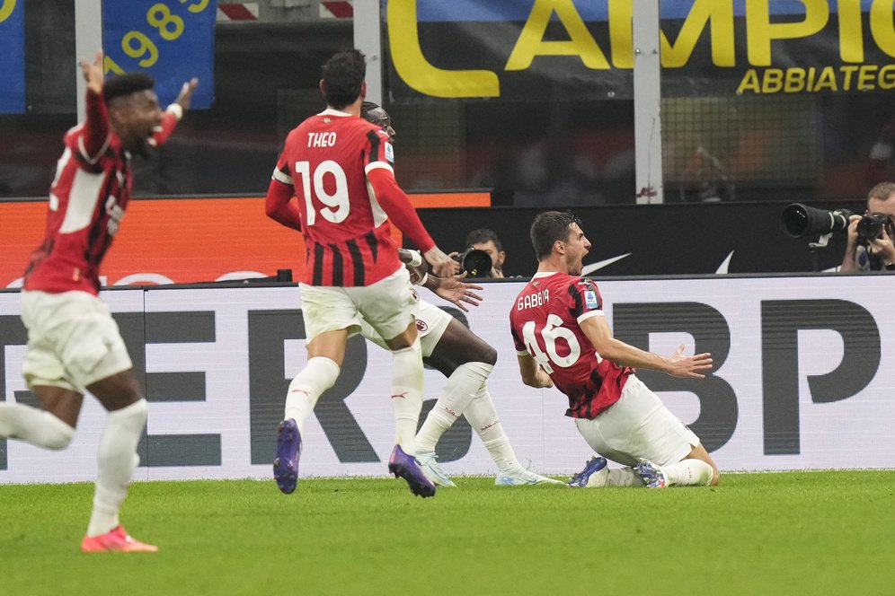 Matteo Gabbia: Pemimpin Tanpa Ban Kapten di Barisan Belakang AC Milan Matteo Gabbia: Pemimpin Tanpa Ban Kapten di Barisan Belakang AC Milan