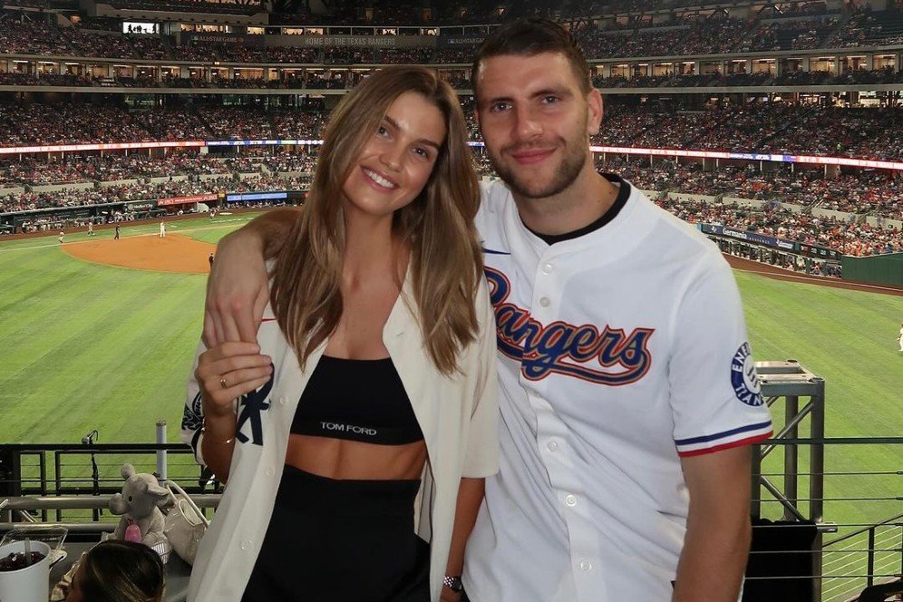 Pesona Luna Bijl Pacar Cantik Maarten Paes: Supermodel Papan Atas Dunia, WAGs Anyar Timnas Indonesia Pesona Luna Bijl Pacar Cantik Maarten Paes: Supermodel Papan Atas Dunia, WAGs Anyar Timnas Indonesia