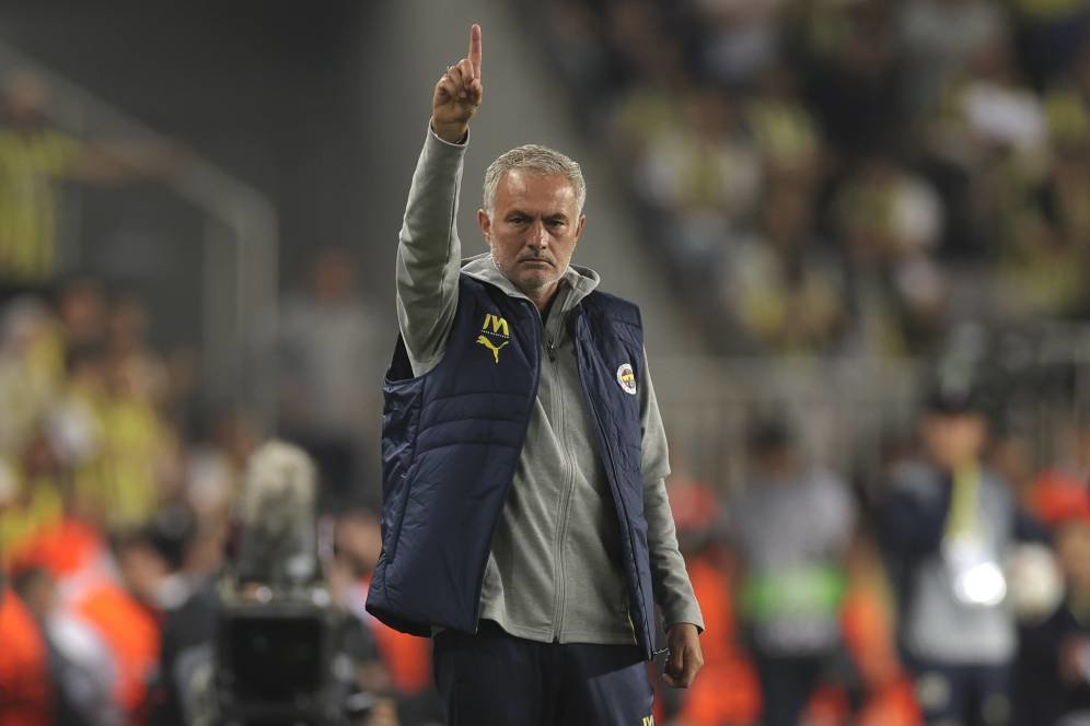 Jose Mourinho Klarifikasi Tudingan 'Kabur' dari Konferensi Pers: Saya Tunggu 70 Menit, Gak Ada Respek!