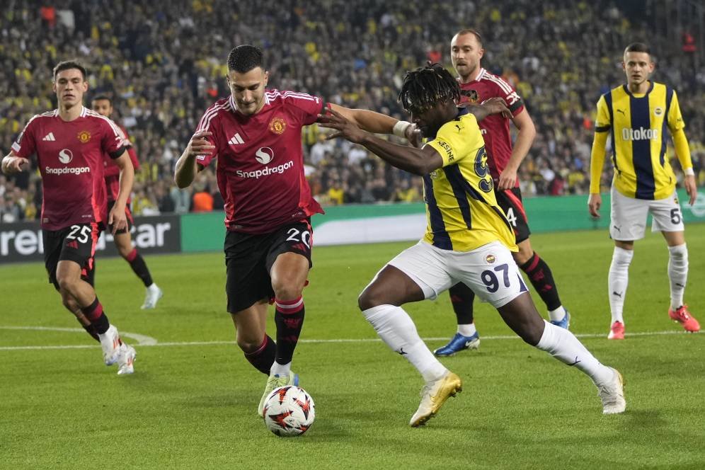 Penampilan Tidak Konsisten, Ruben Amorim Tetap Andalkan Diogo Dalot di MU Penampilan Tidak Konsisten, Ruben Amorim Tetap Andalkan Diogo Dalot di MU