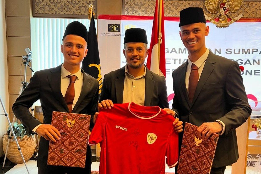 Mees Hilgers dan Eliano Reijnders Tahu Tudingan Naturalisasi Ilegal dari Media China, Pilih Bodo Amat Mees Hilgers dan Eliano Reijnders Tahu Tudingan Naturalisasi Ilegal dari Media China, Pilih Bodo Amat