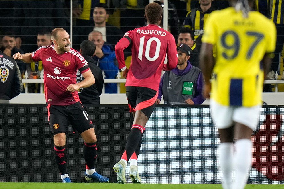 Christian Eriksen Tebar Kode Bakal Tinggalkan Man United Christian Eriksen Tebar Kode Bakal Tinggalkan Man United