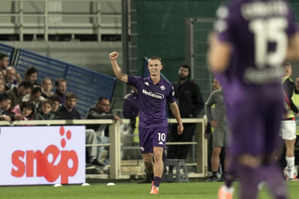 Ada Kecerobohan Bek-bek Milan di Balik Gol Kedua Fiorentina
